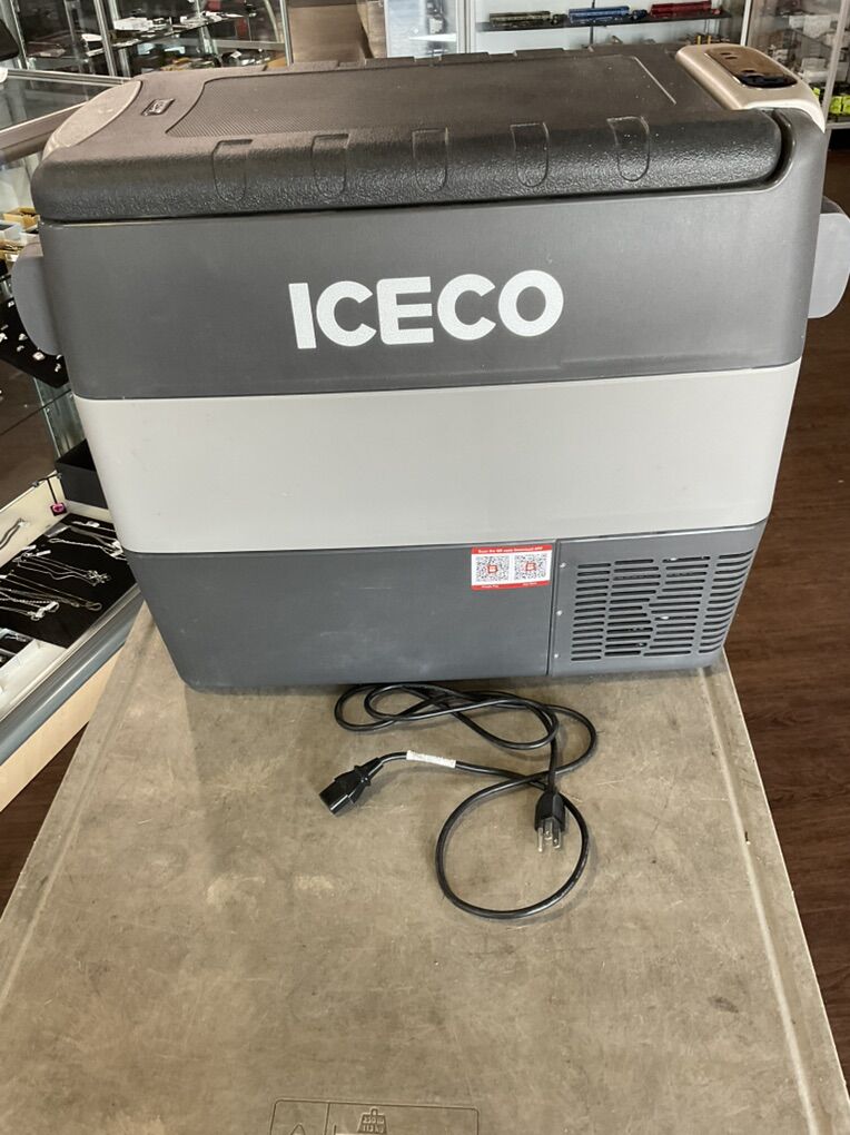 Iceco Portable Fridge Freezer-E75003282