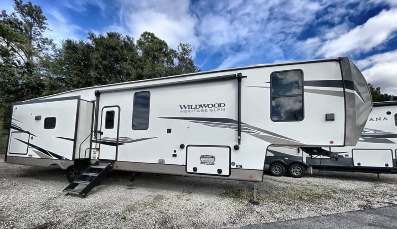 2022 Wildwood Heritage Glen 370BL by Forrest River
