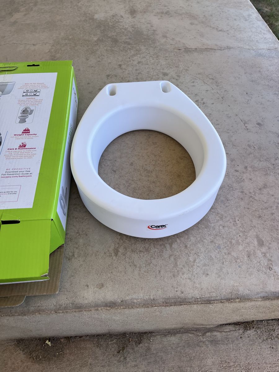 Toilet seat riser