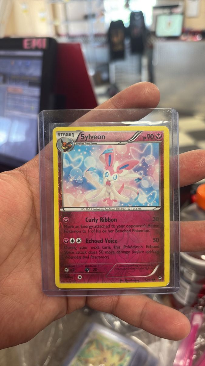 Pokemon Sylveon Card Stage 1 HP 90 Curly Ribbon Echoed Voice