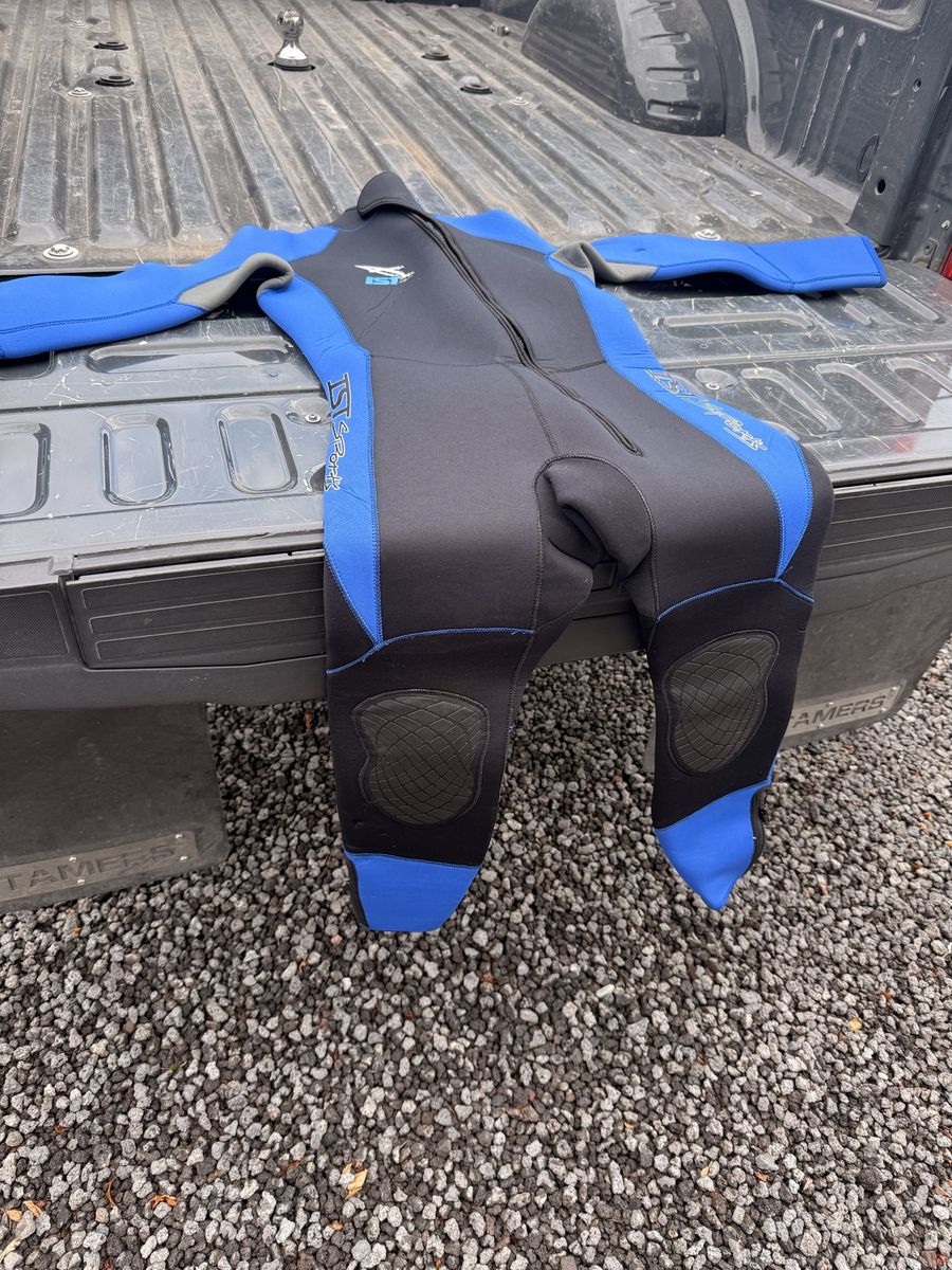 IST Proline Wetsuit - Men's Small (S) - Black & Blue Neoprene - Full Body Dive Suit