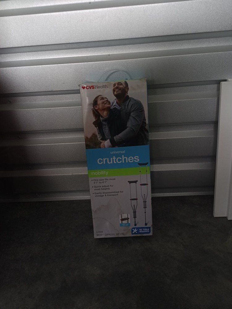 Crutches and support pads