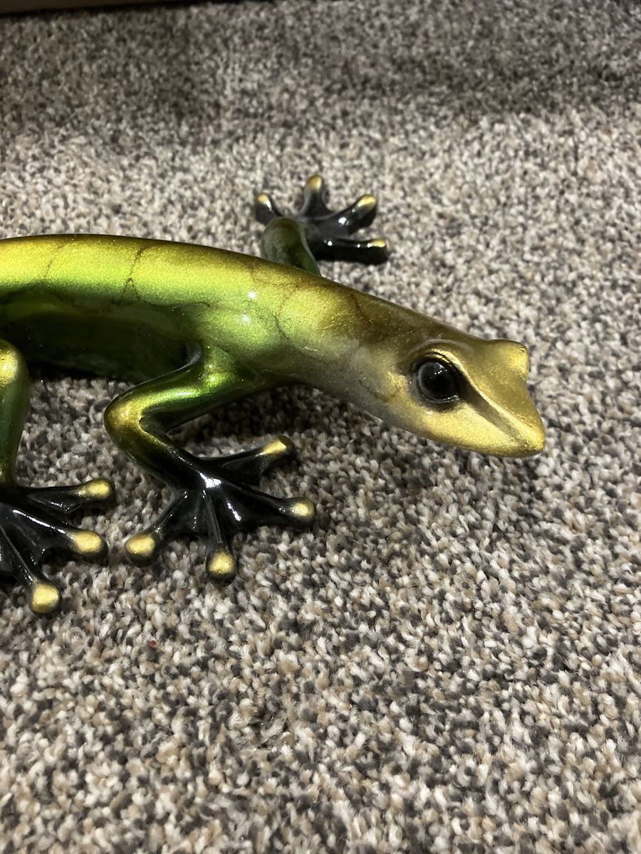 Hangable Wall Lizard Decoration