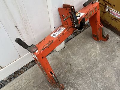 Tractor quick connect
