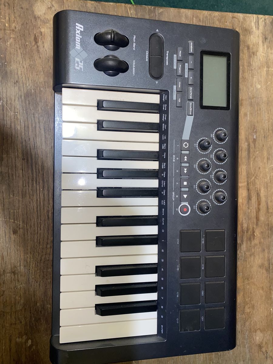 M-Audio Axiom 25