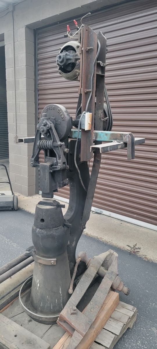 25 lb Little Giant Power Hammer – Blacksmith / Forging