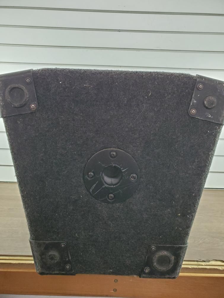 Main image 6