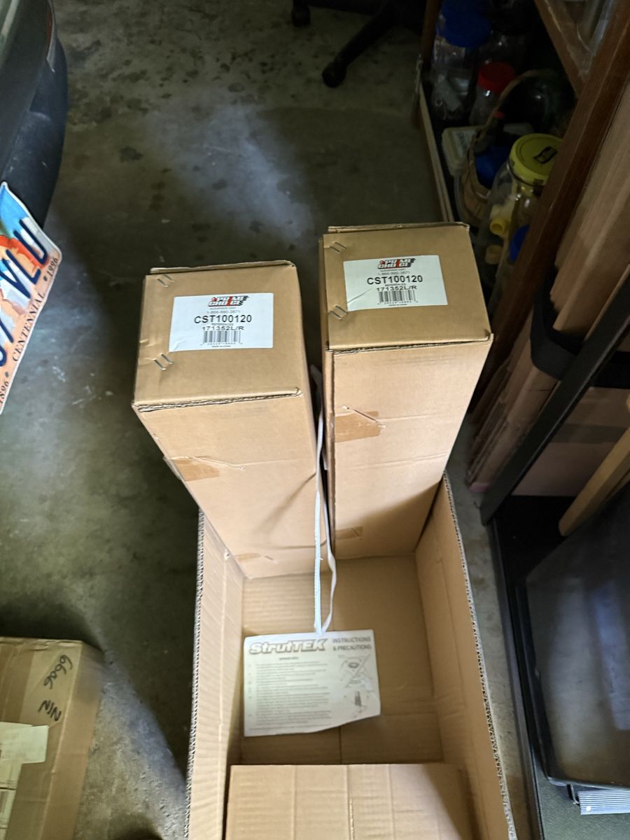 StrutTek CST100120 CST100120-R Suspension Strut Mount Set - New in Box