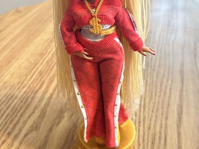 L.O.L. Surprise! O.M.G. Swag Fashion Doll