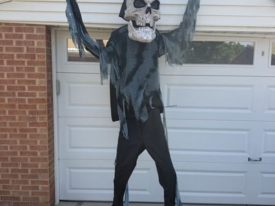8’ animatronic reaper