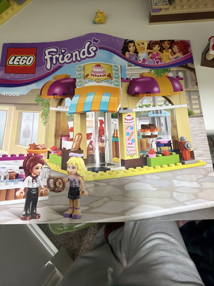 LEGO Friends Heartlake Juice Bar 41006 Building Set - Retired, Complete with Instructions
