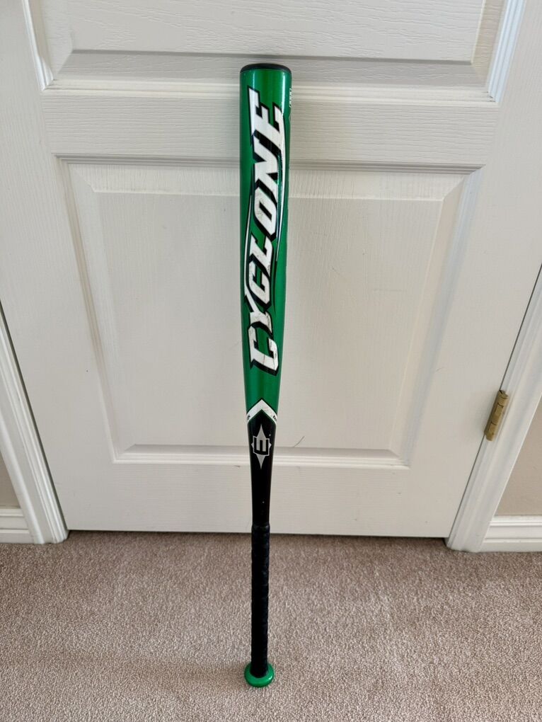 34/28 Easton Cyclone SK37 Softball Bat