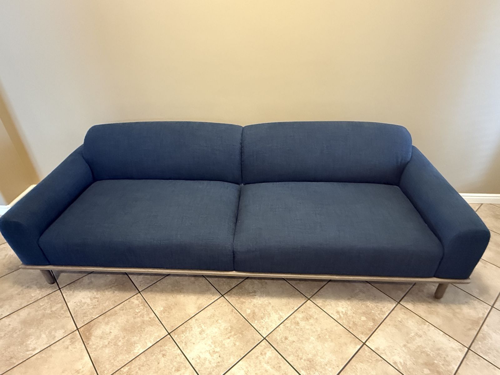 Beautiful Sofa in Excellent Condition