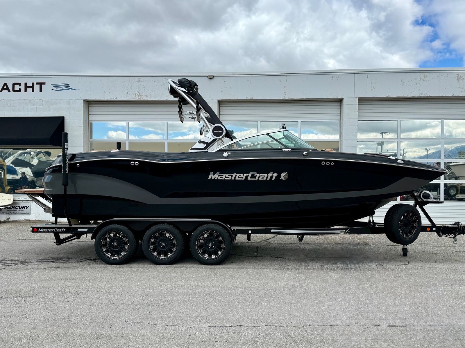 2019 24' MasterCraft X24 Bowrider REDUCED