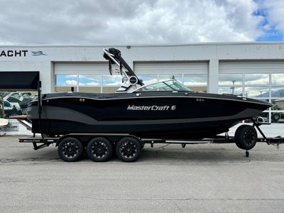 2019 24' MasterCraft X24 Bowrider REDUCED