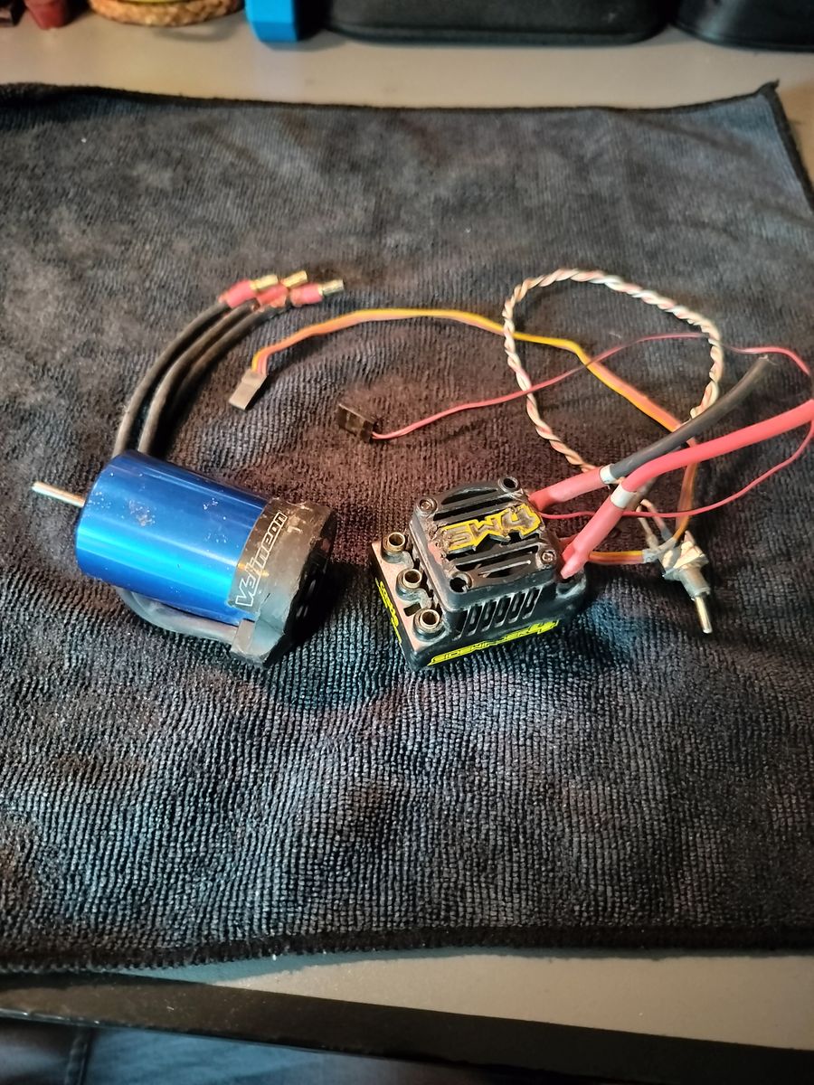 Castle Sidewinder 4 ESC & Velineon 3500kv Brushless Motor combo