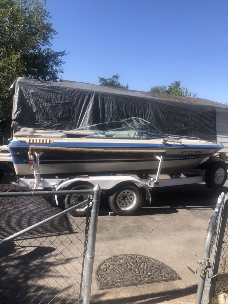 1987 Searay Boat