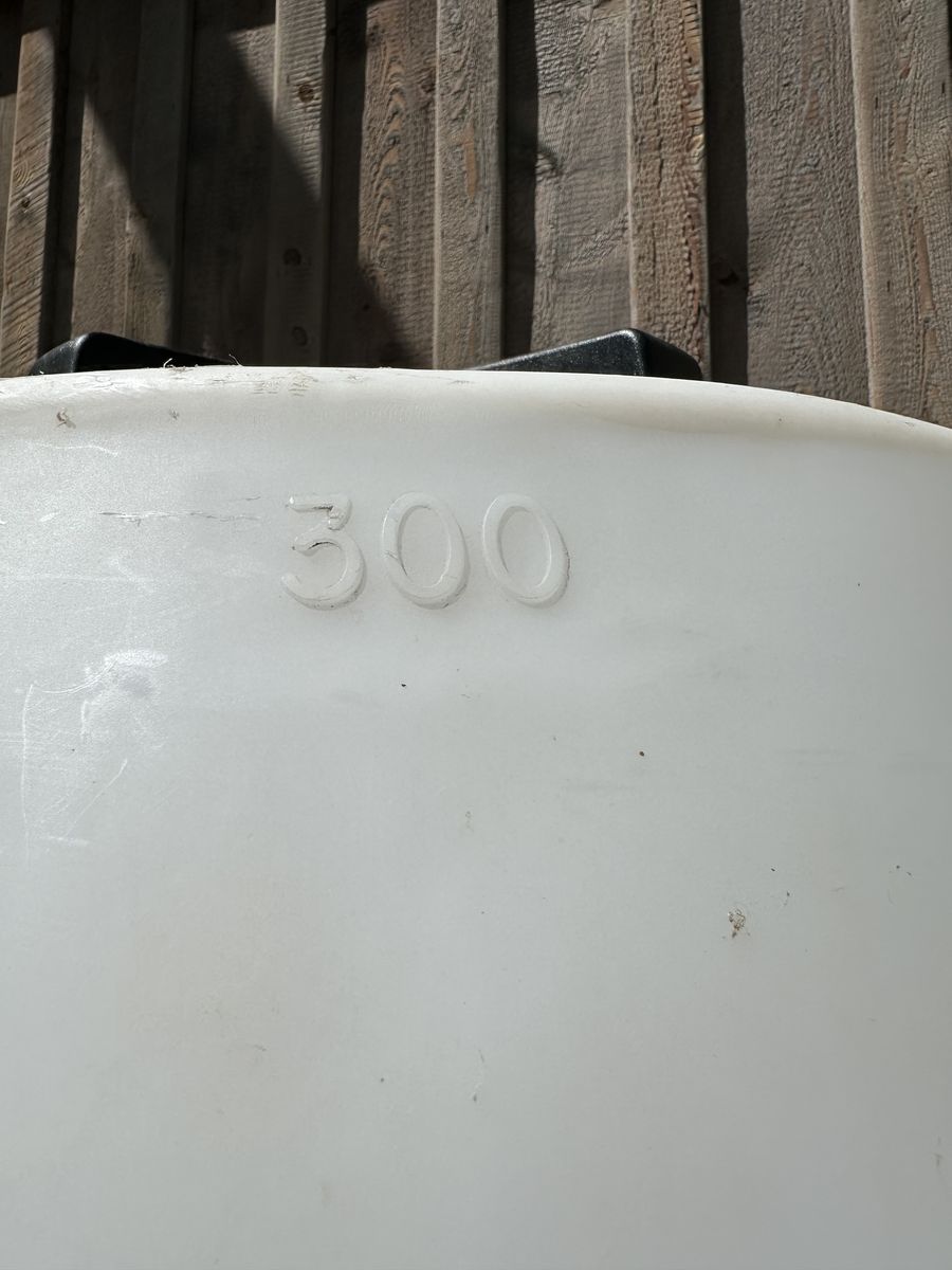Large 300 Gallon Water Storage Tank White Plastic Polyethylene