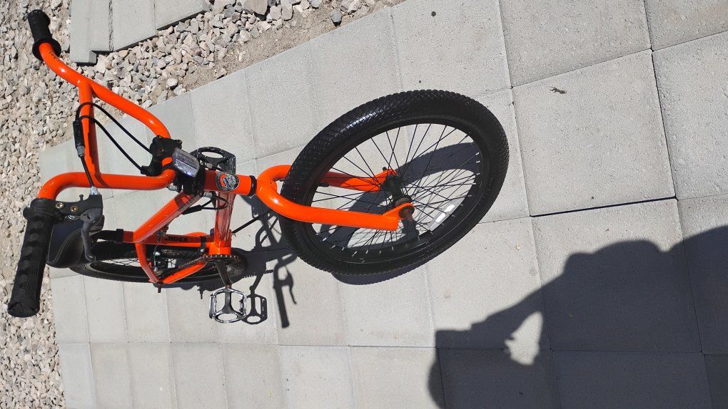 mongoose orange bike