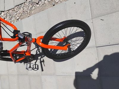 mongoose orange bike