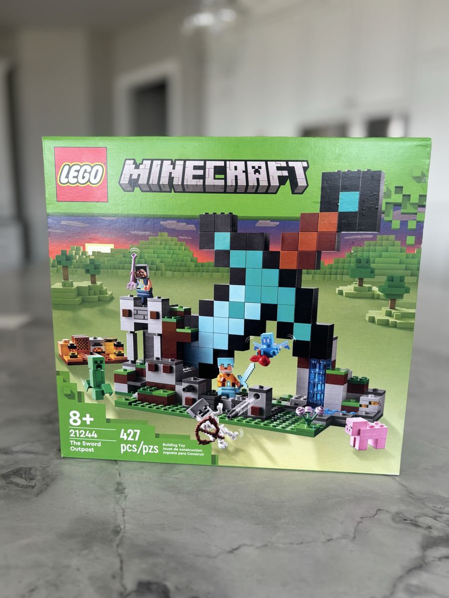 Lego Minecraft 21244