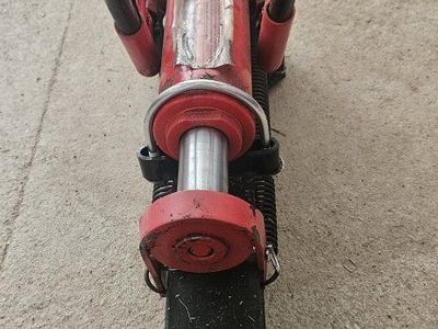 Central Machinery 10 Ton Hydraulic Log Splitter