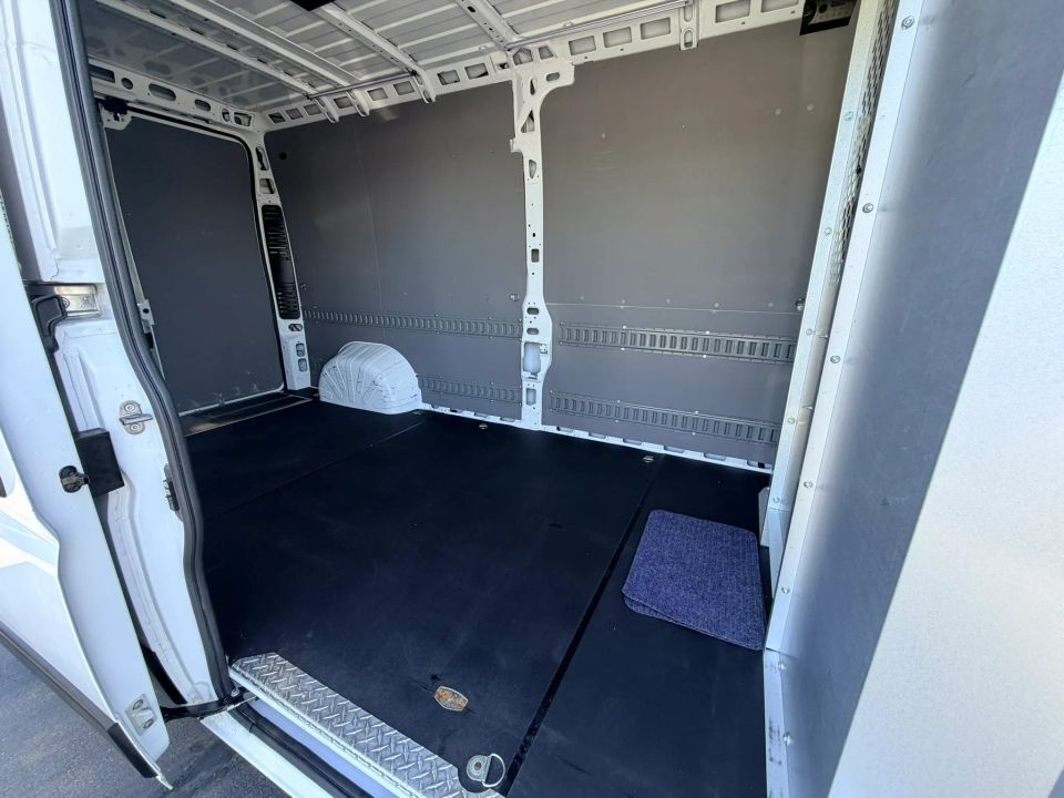 Main image 19