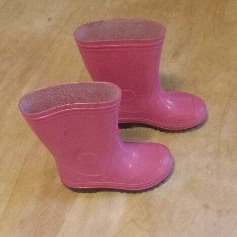 KIDS RAIN BOOTS