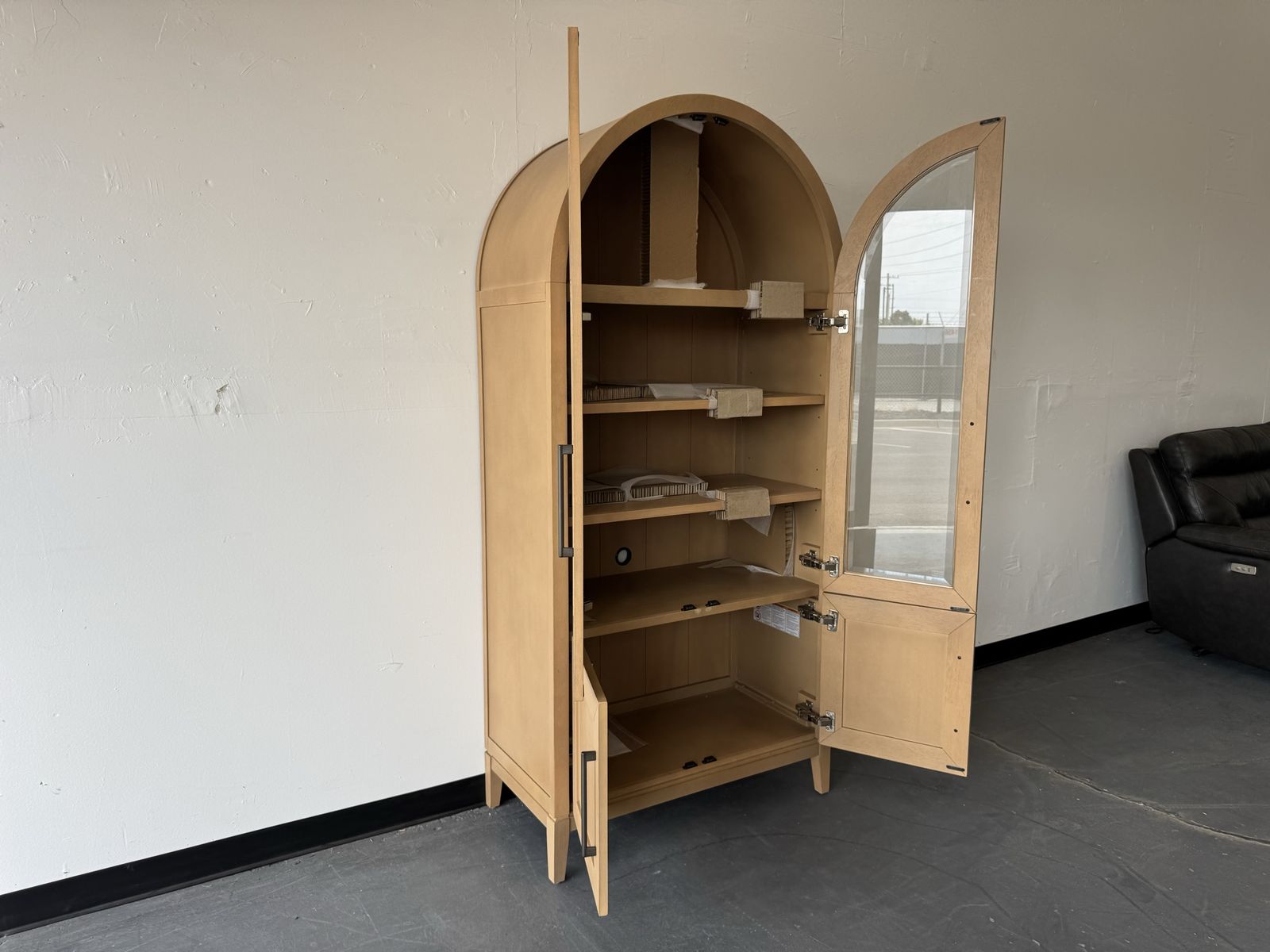 Main image 8