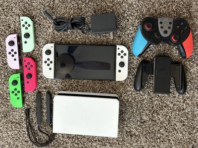 Nintendo Switch OLed w/ accessories