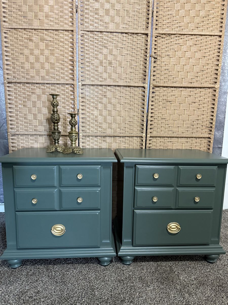 Broyhill Matching Nightstand Set