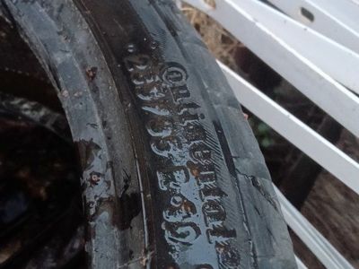 235/35/19 BMW low profile tires