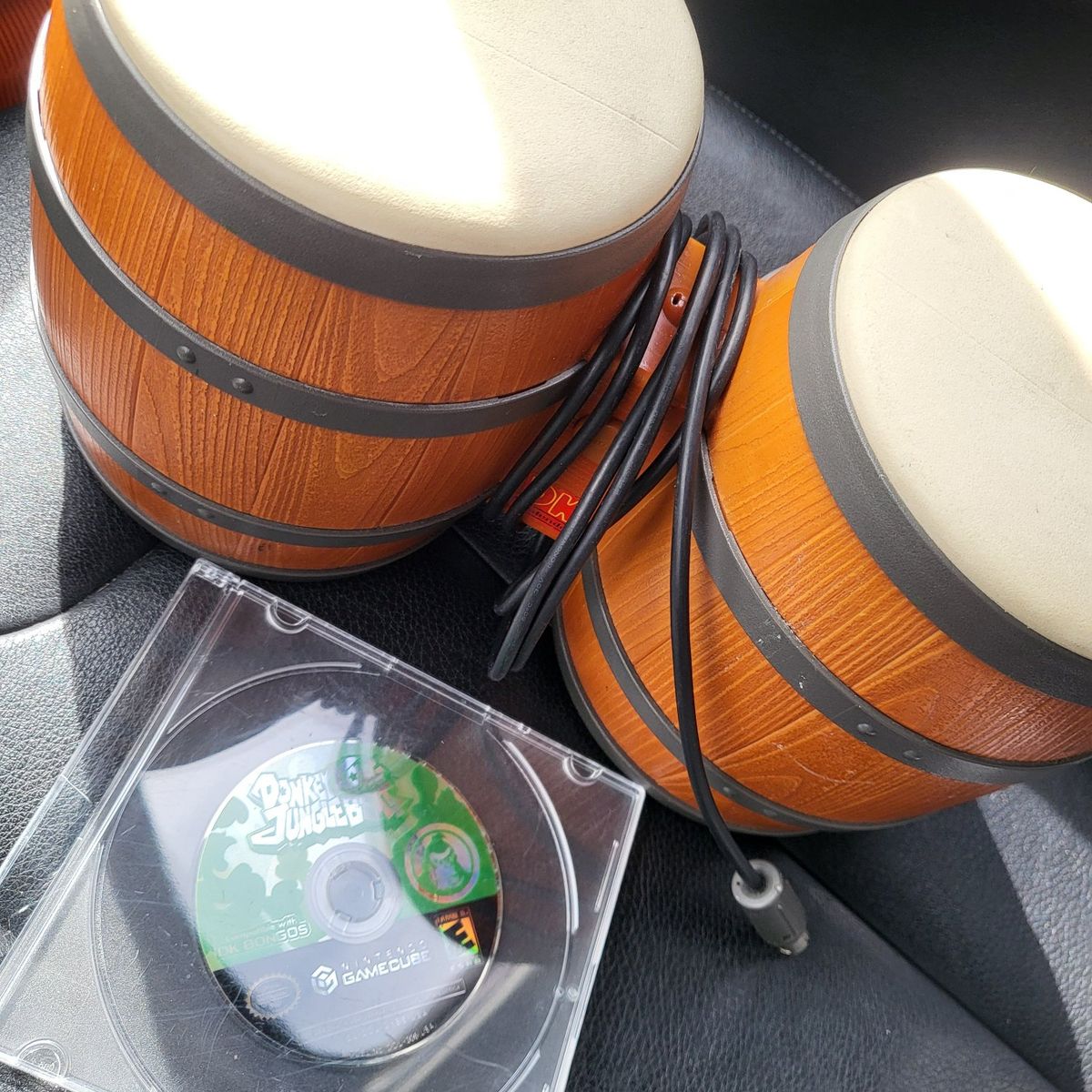 Donkey Kong Jungle Beat and Bongos GAMECUBE