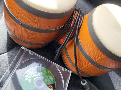 Donkey Kong Jungle Beat and Bongos GAMECUBE