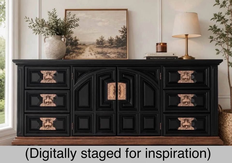 Beautiful sturdy 9-drawer dresser