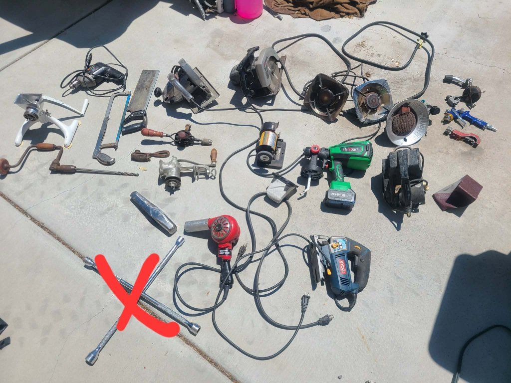 storage special, Tote full of tools