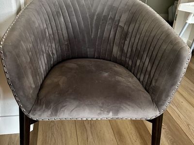 Modern Velvet Accent Chair — Gray Barrel Chair