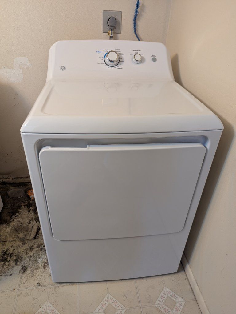 2017 - GE GTD33EASK0WW Electric Dryer - White, 7.2 Cu. Ft. Capacity, Top Load