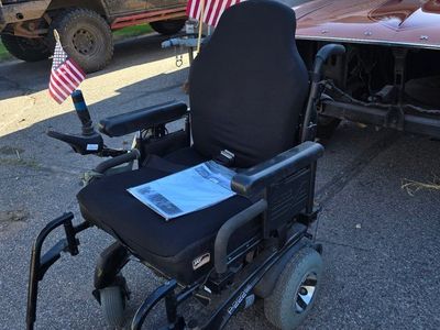 Quickie P-222 SE Electric Wheelchair with Owner's Manual and Accessories