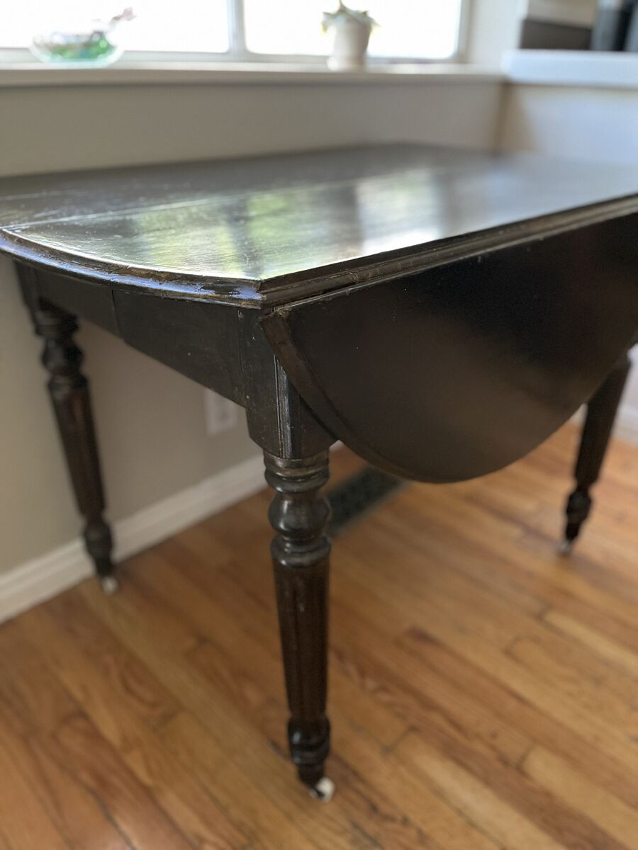 Antique Drop Leaf Oval table
