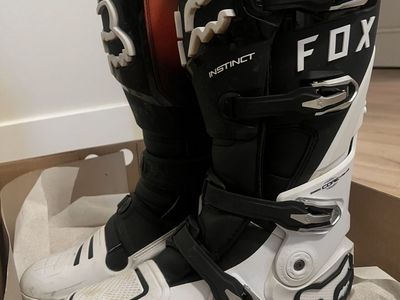 FOX Instinct race boots