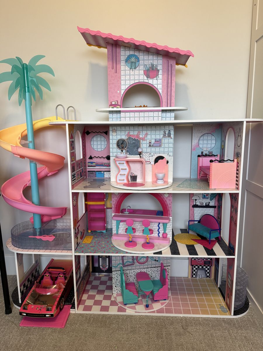 lol doll house