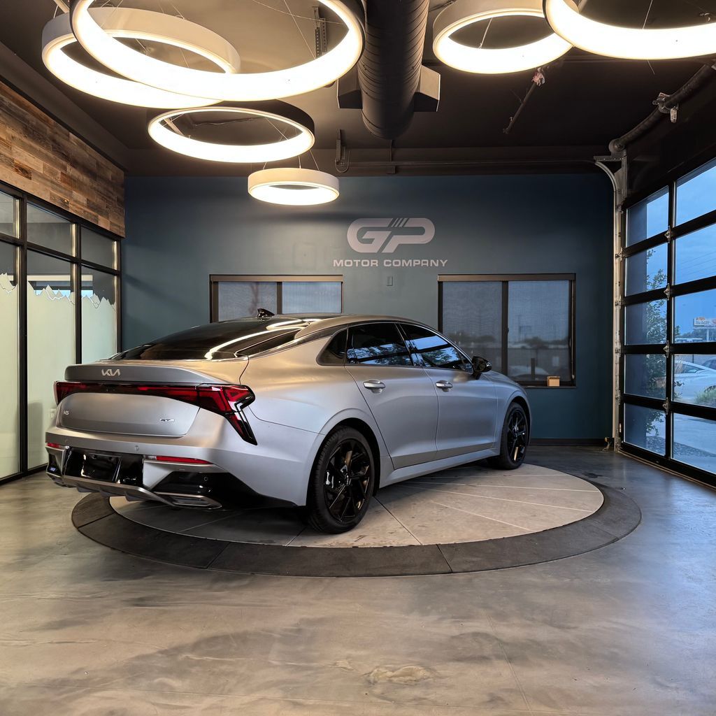 Main image 3