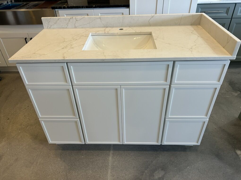 48 Inch Batheoom Vanity 6 drawers  Quart Top