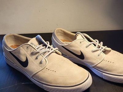 Size 9.5 Nike SB Zoom Stefan Janoski Off-White Suede Skate Shoes
