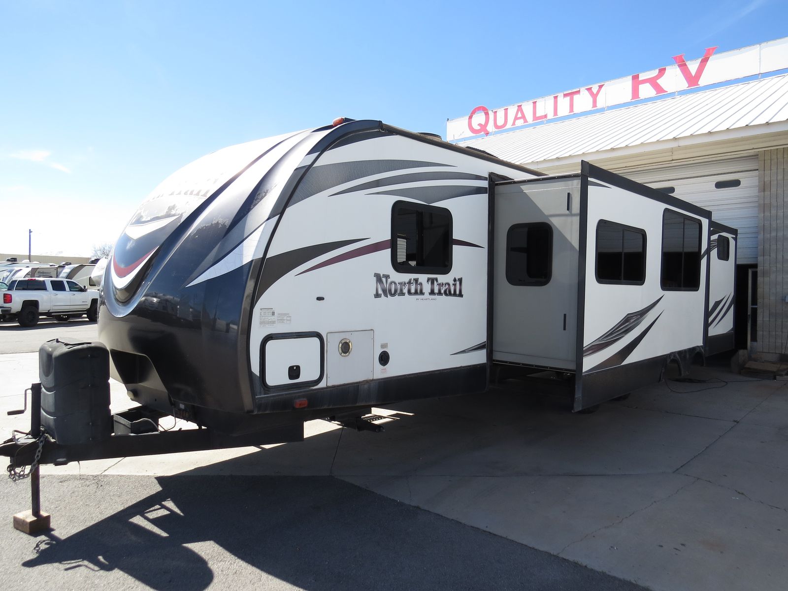 2015 Heartland North Trail 33BKSS (3 SLIDES!) BUNKS!