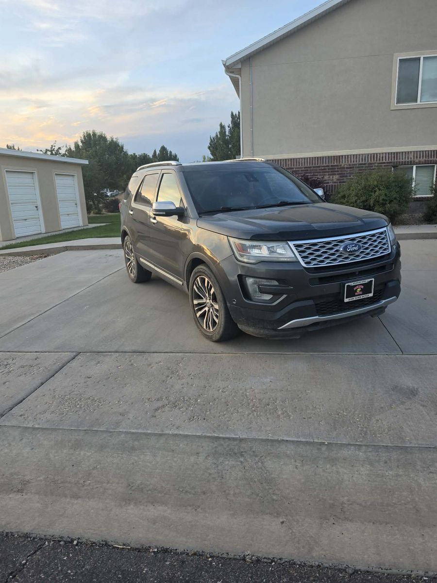 2017 Ford Explorer Platinum