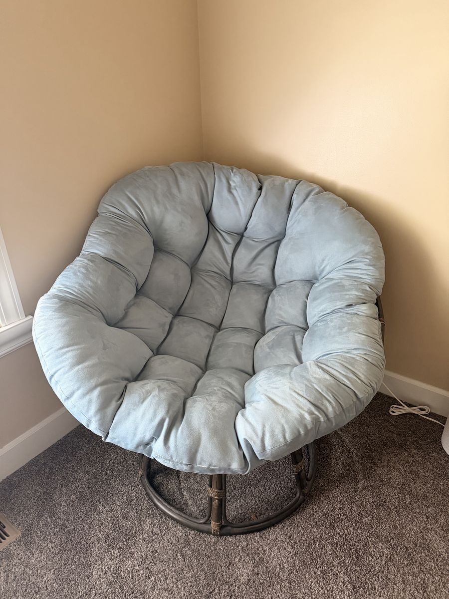 Papasan / bowl / moon chair light blue cushion