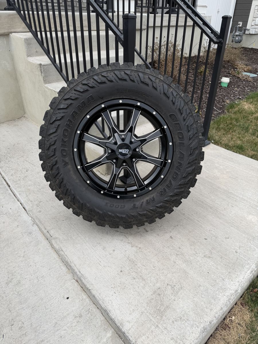 Dodge Ram 3500 Rims and Tires 37/12.50R20 Yokohama