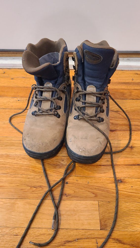 Vasque Womens Hiking boots 10